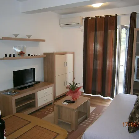 Toni Apartment