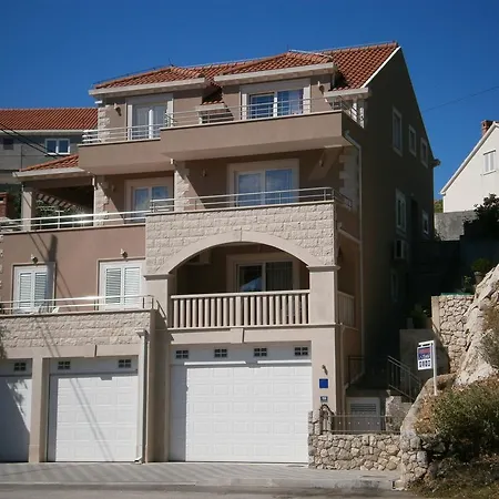 Apartament Toni *